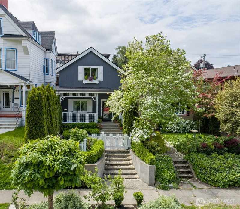 306 N G Street photo 2