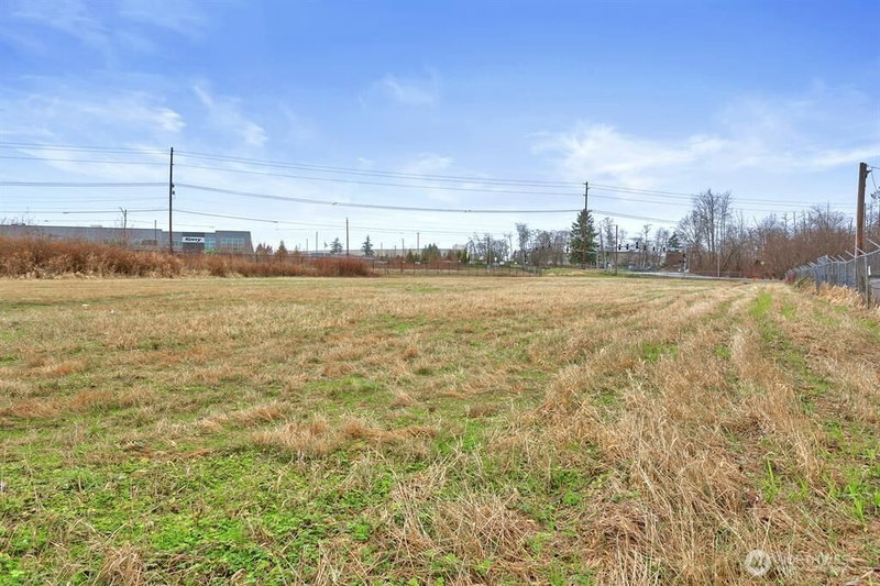 2826 Center Road photo 2