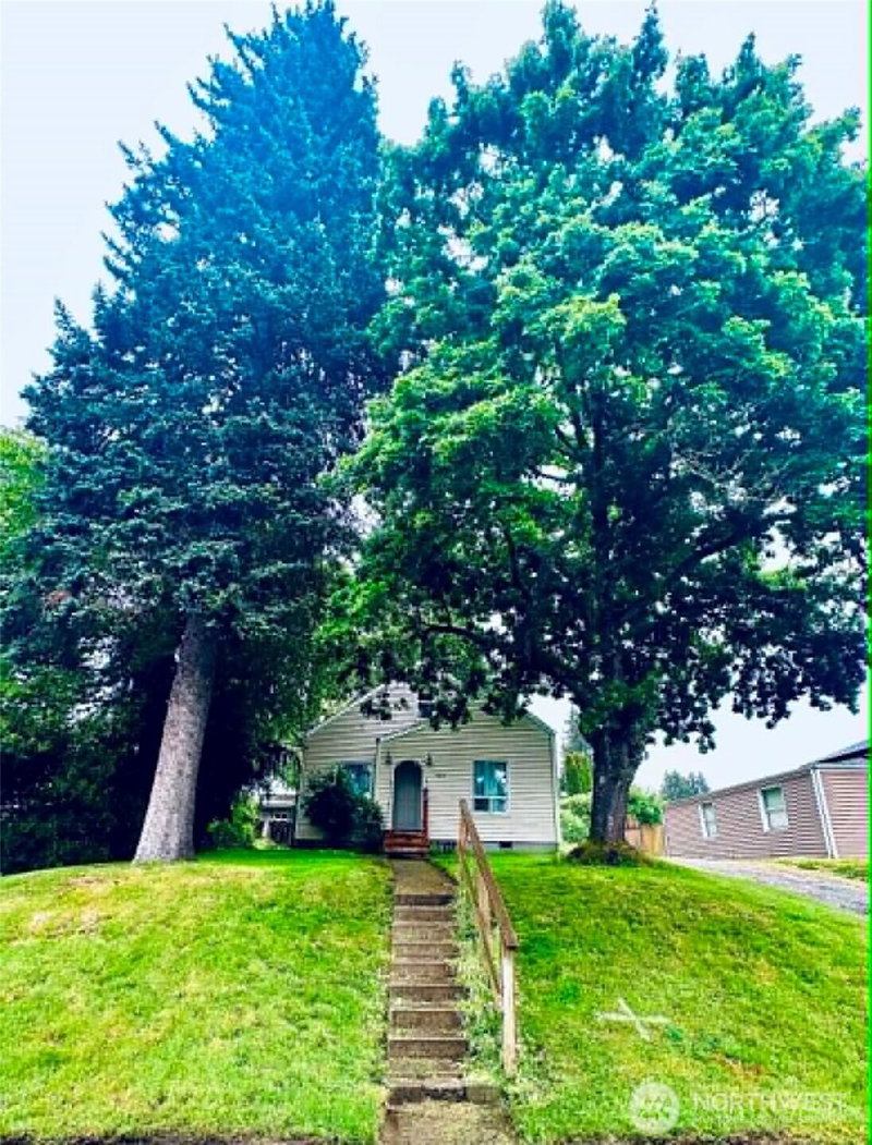 4829 S L Street photo 2