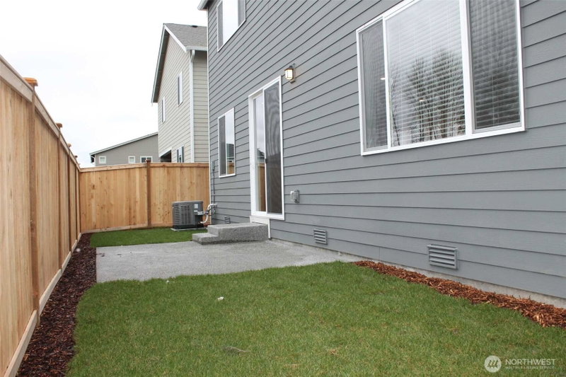 18720 42nd Avenue SE photo 25