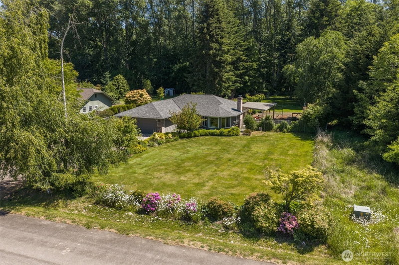 291 Grandview Drive photo 2
