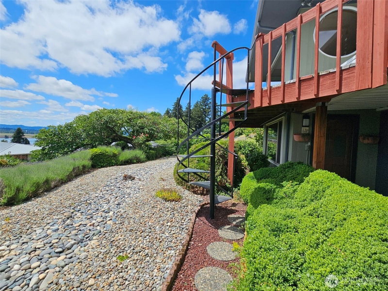 6814 Sleret Avenue photo 40