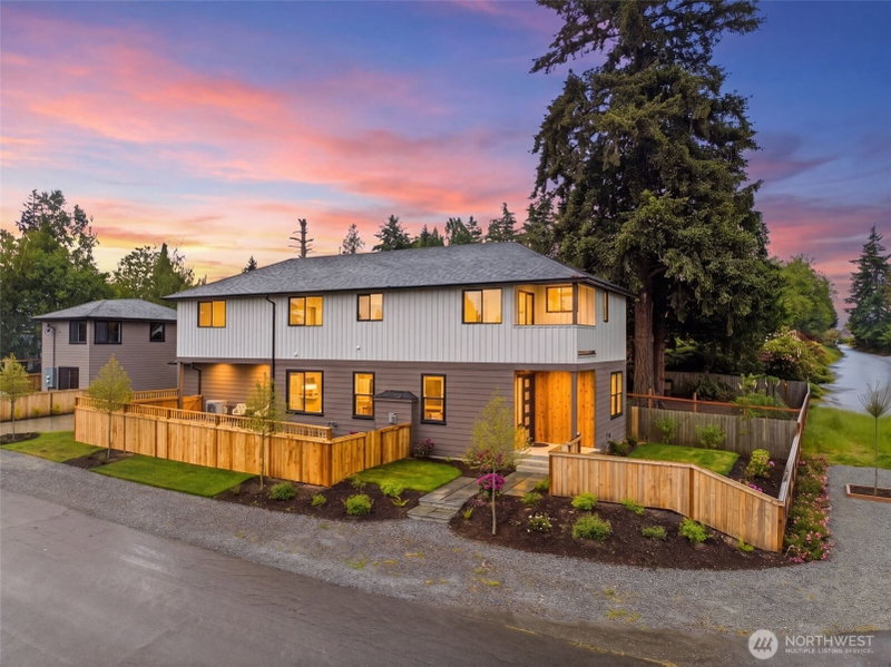 10202 44th Avenue SW photo 2