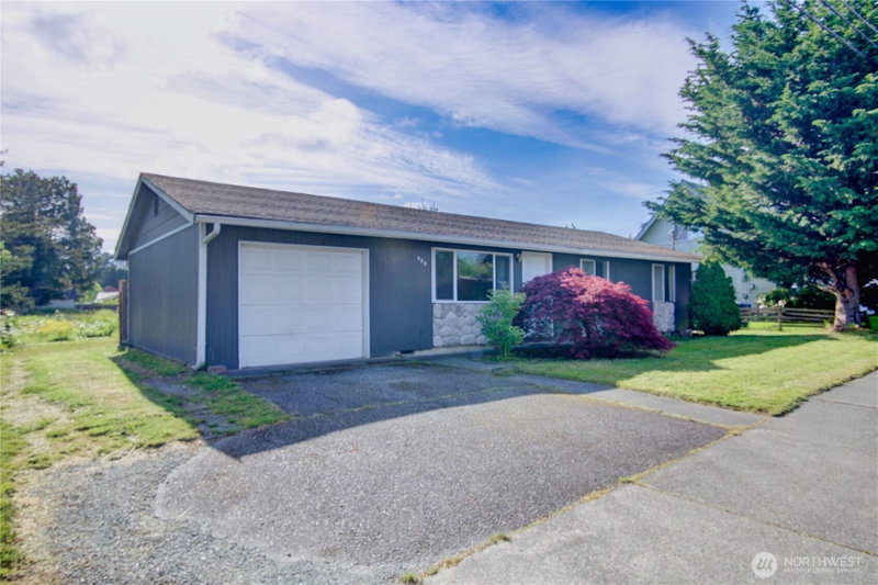 930 N LaVenture Road photo 2