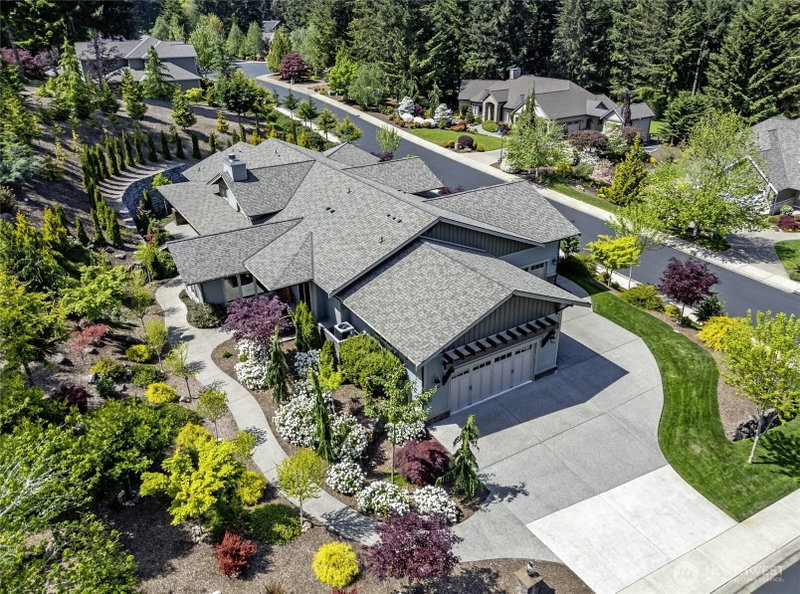 616 Hyak Way photo 2