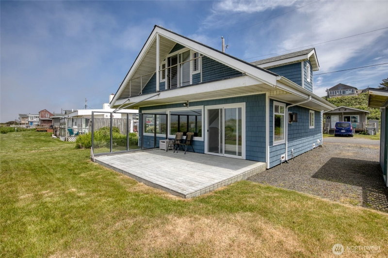 47811 Pacific Avenue photo 1