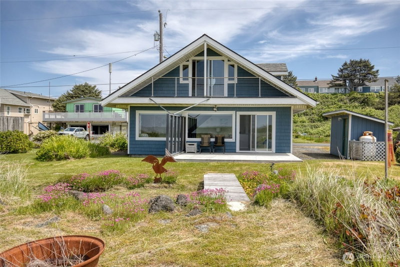 47811 Pacific Avenue photo 2