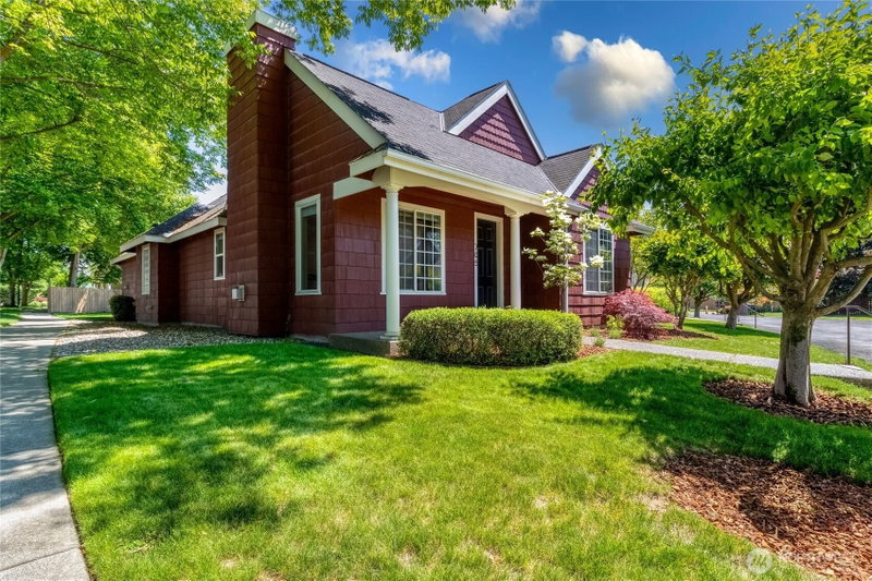 705 SE Creekside Drive photo 23