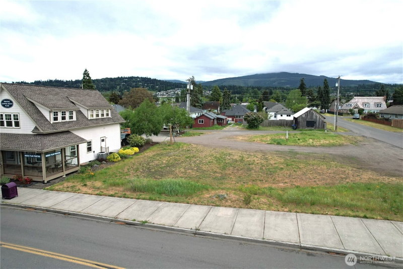 177 W Bell Street photo 1