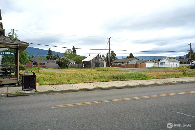 177 W Bell Street photo 15