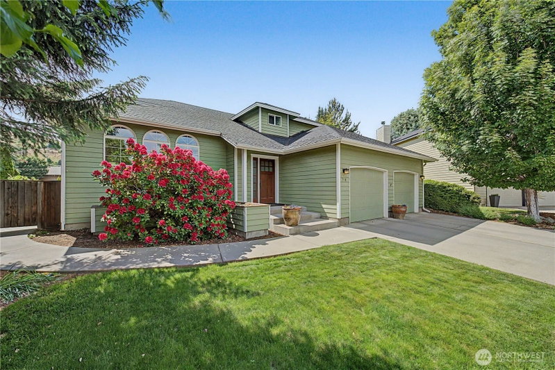 718 Kriewald Court photo 2