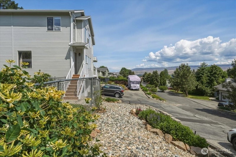 2432 Jeffrey Court photo 2