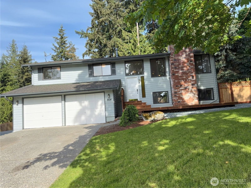 904 N Waugh Road photo 2
