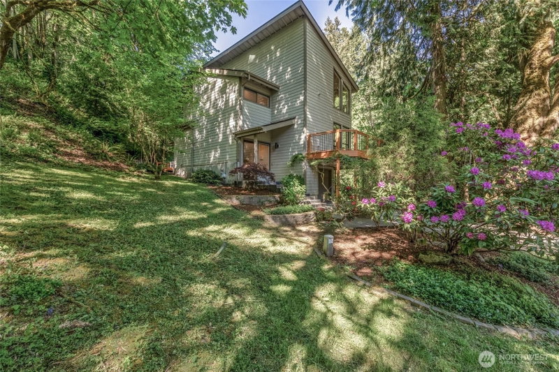 520 176th Lane NE photo 2