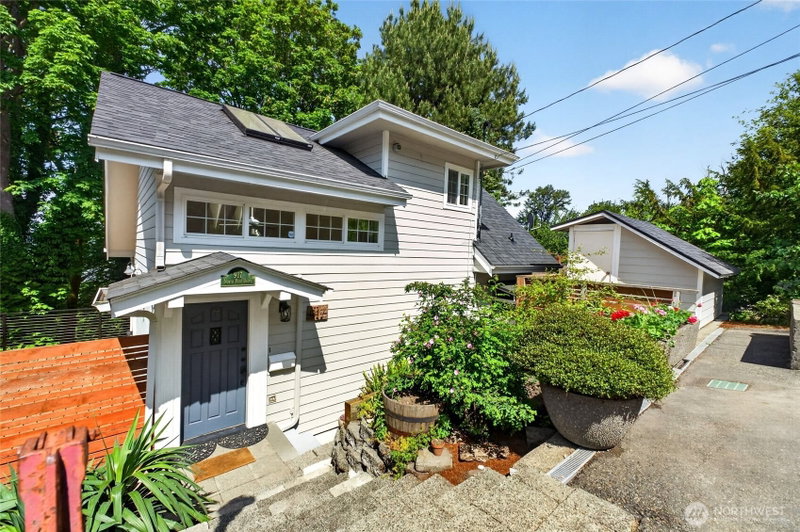 917 N Park Drive photo 1