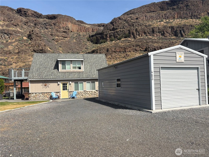 453 Hunter Avenue SW photo 1