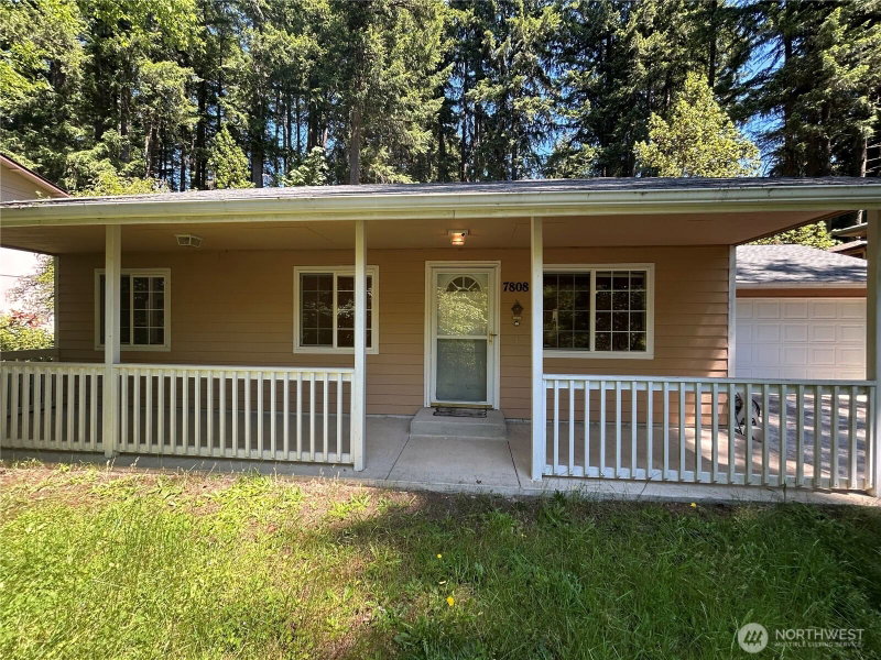 7808 Egret Drive SE photo 2