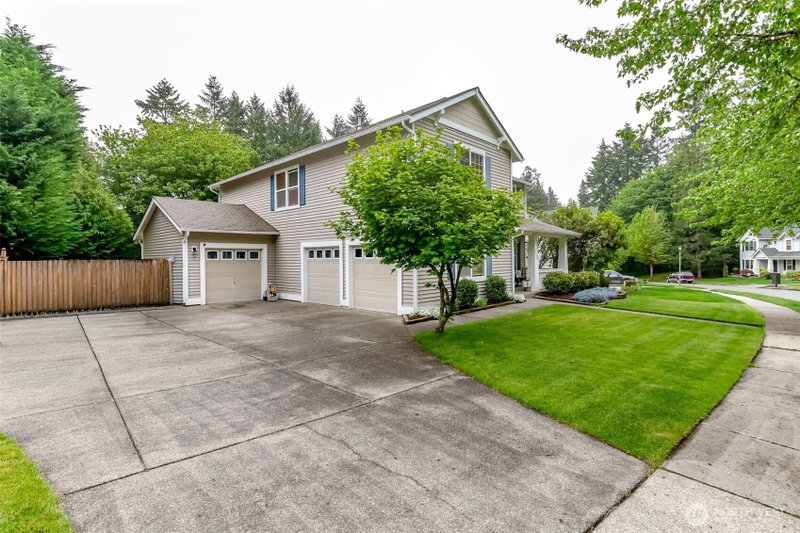 1502 Jensen Avenue photo 2