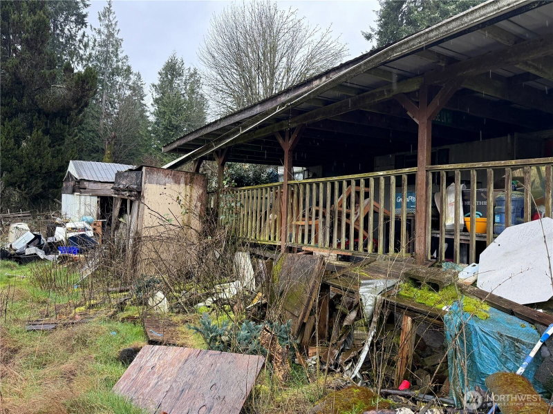 517 NW Past Drive photo 2