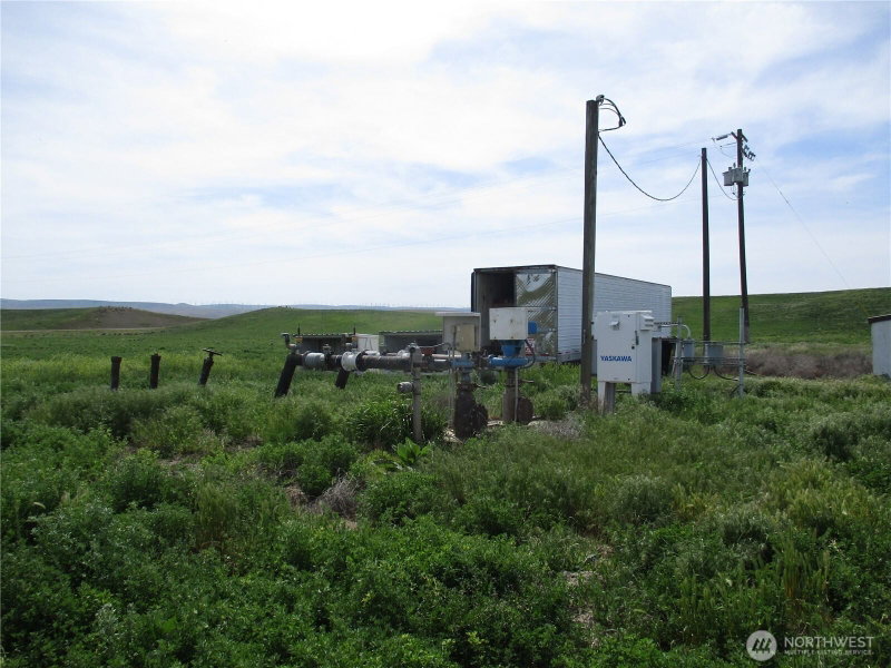 669 Cummins Road photo 13
