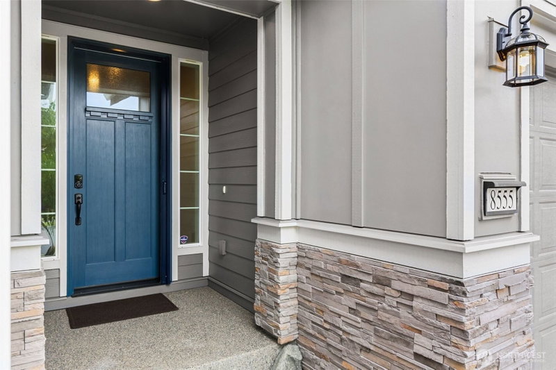 8555 Vashon Drive NE photo 2