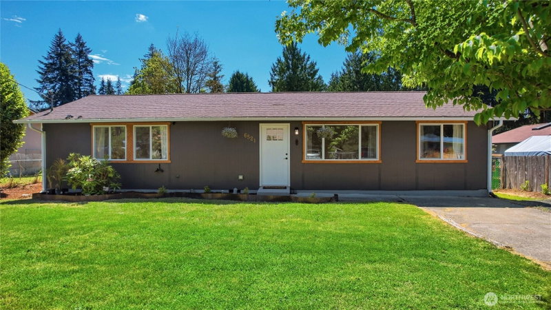 6521 194th Avenue E photo 1