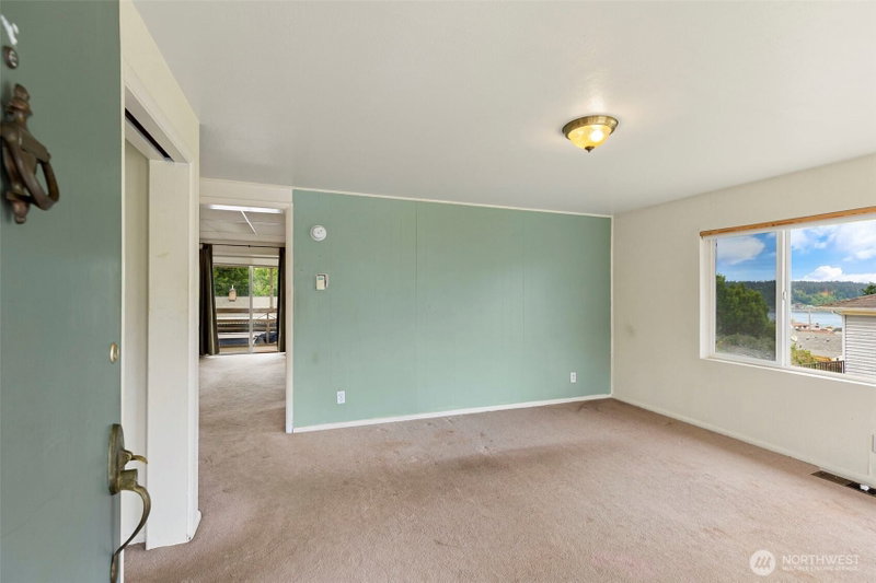 1340 Vandalia Avenue photo 2