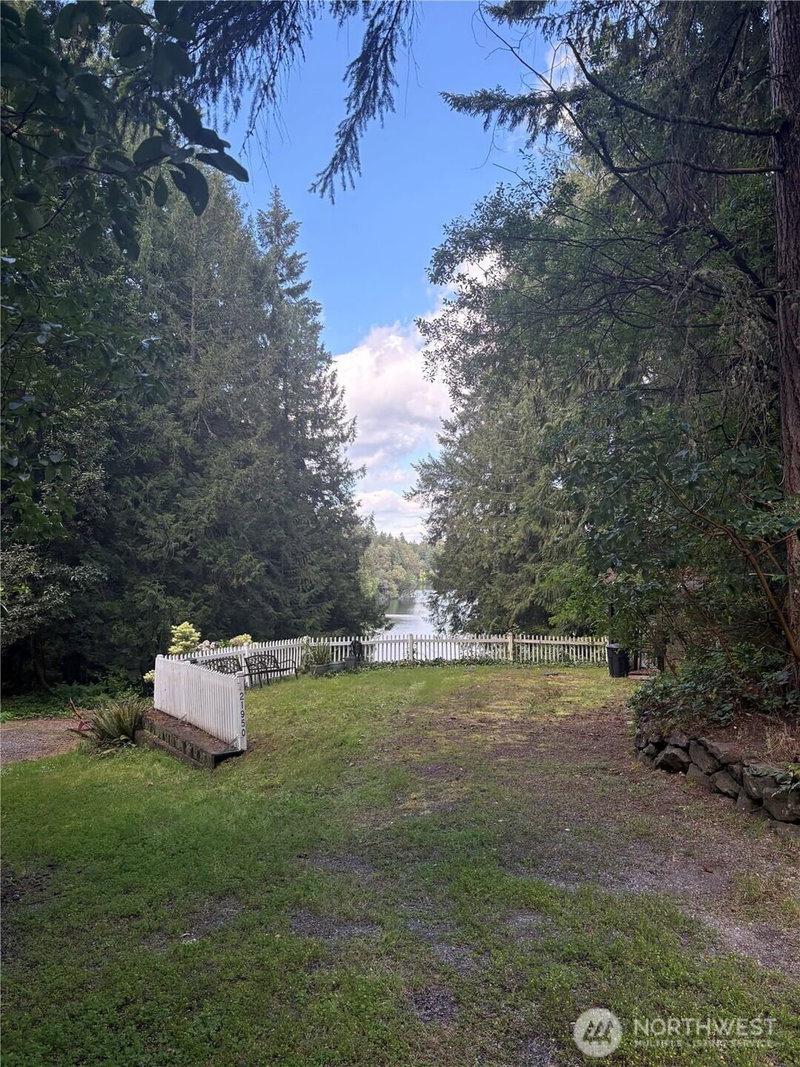 21950 Beachside Drive SE photo 2