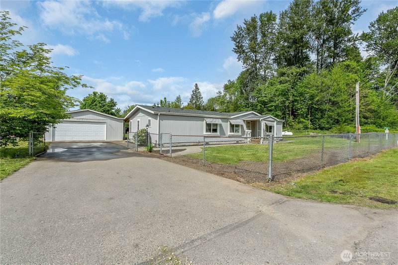 15315 116th Street E photo 2