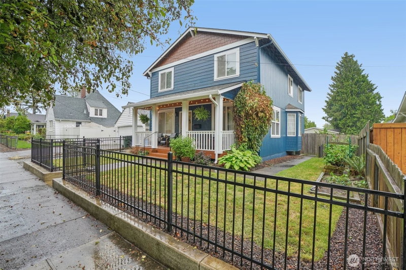 709 W 24th Street photo 2