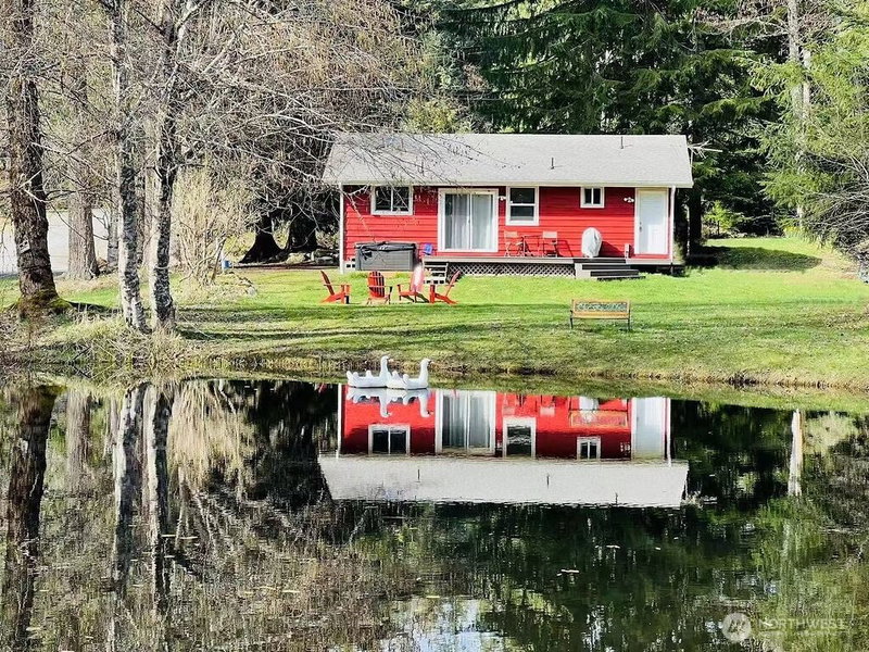 231 Paradise Drive photo 1