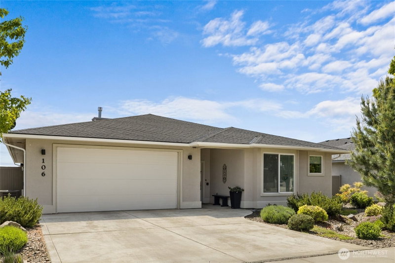 106 E Chason photo 2