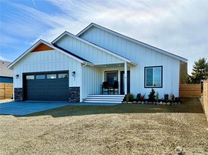 917 Ocean Shores Blvd Boulevard SW photo 1
