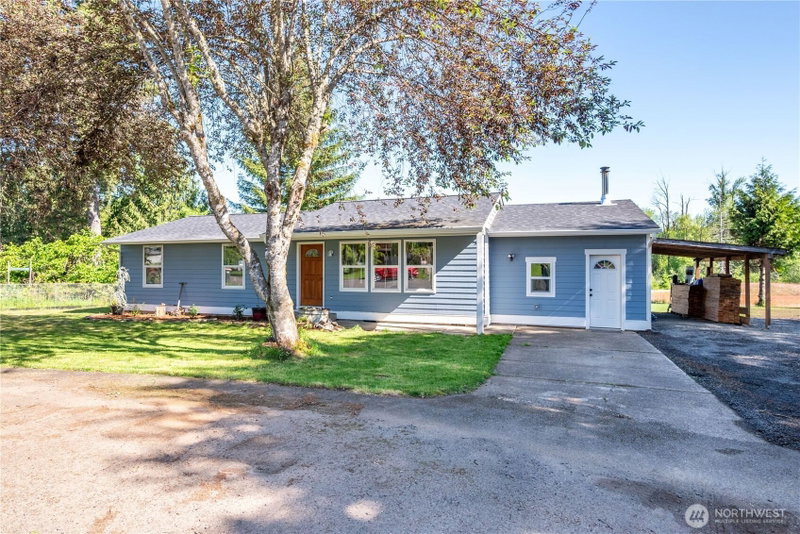 320 Cedar Court photo 2