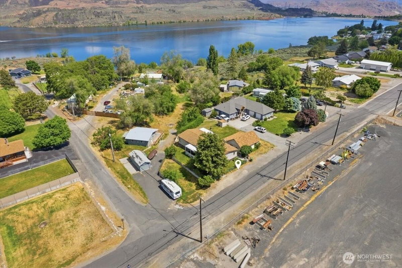 415 Sunny Drive photo 40