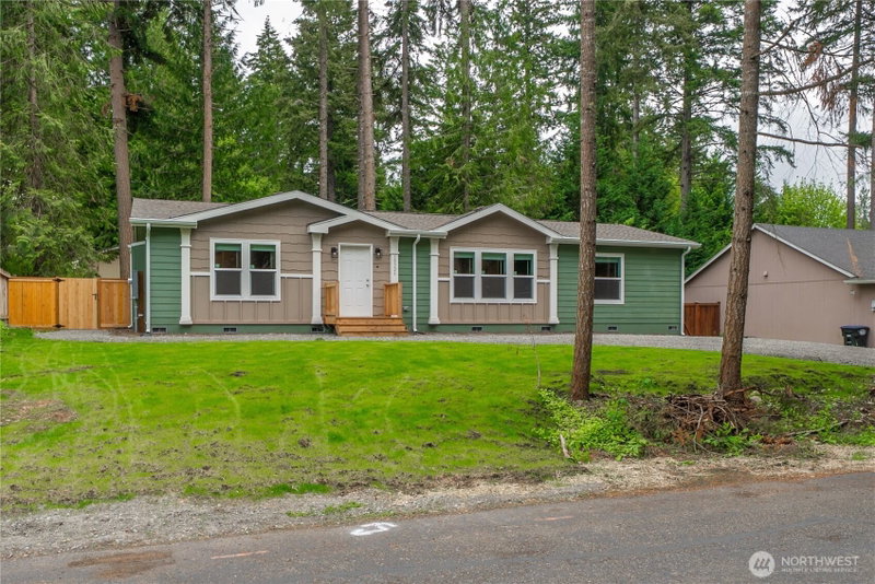 18326 Tapaderos Street SE photo 2