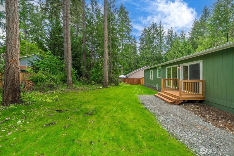 18326 Tapaderos Street SE photo 39