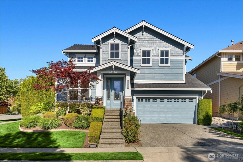 2496 33rd Avenue NE photo 1