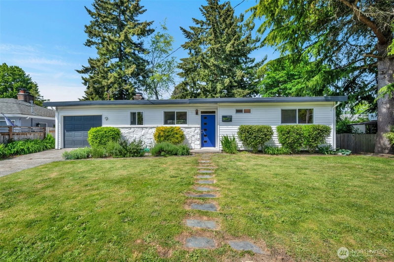 11633 18th Avenue SW photo 1