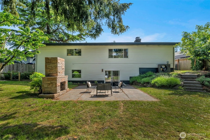 11633 18th Avenue SW photo 2