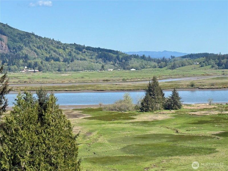 8462 Us Highway 101 photo 2