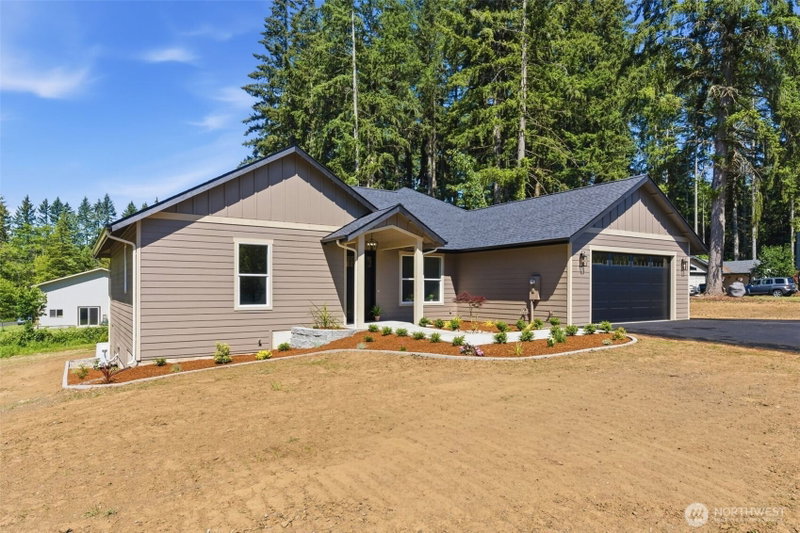 123 Cedar Drive photo 2