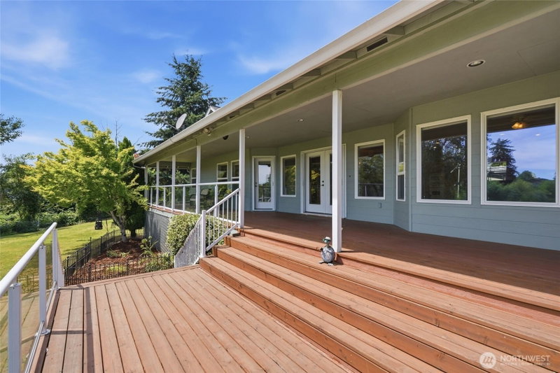 3908 NE 50th Avenue photo 2