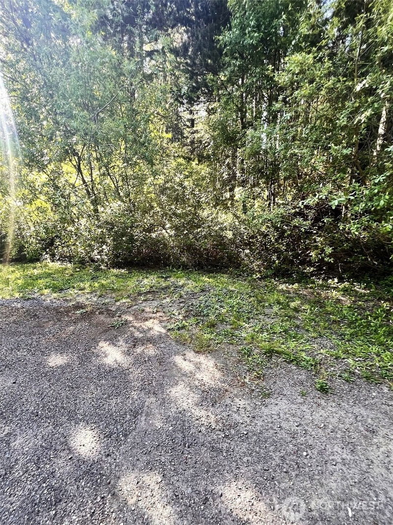 61 NE Fern Court photo 1