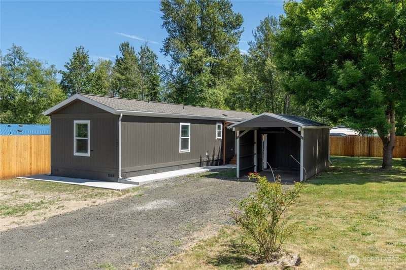 102 Sir Lancelot Way photo 1