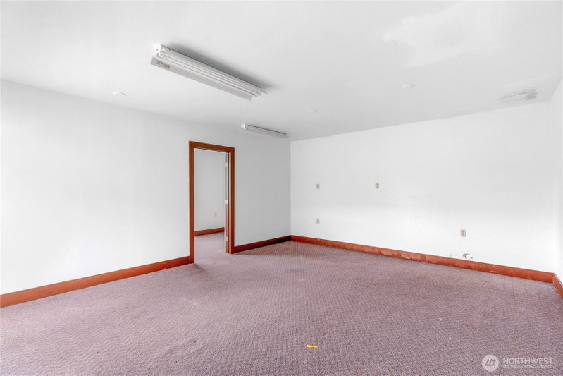 529 Shattuck Avenue S photo 22