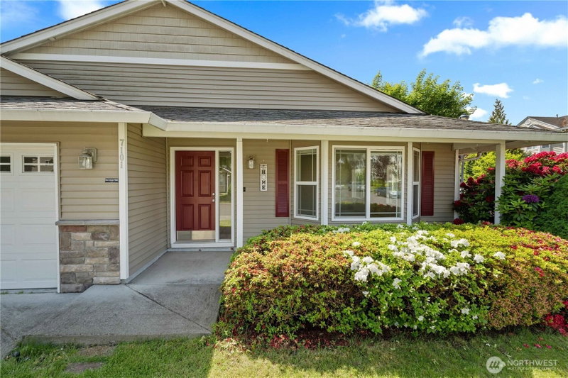 7101 33rd Way NE photo 2