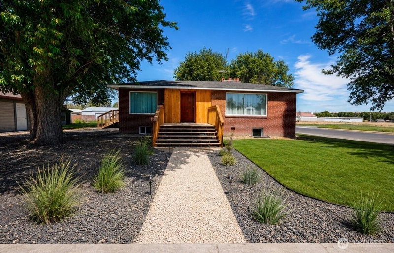 134 4th Avenue SE photo 1