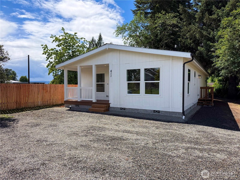 411 N 5th Street photo 1