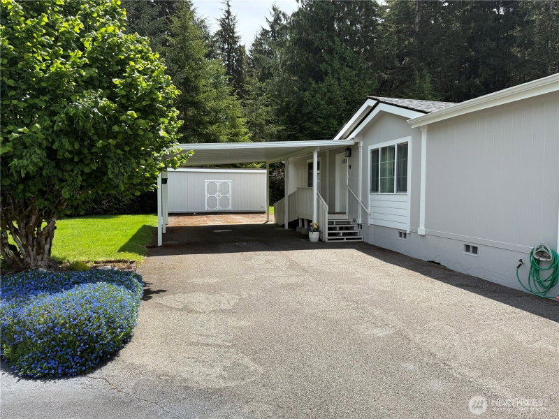 77 Clemons Road #105 photo 1
